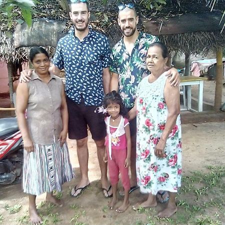 Banduramulla Thevindu Guest & Redmud Resturent מראה חיצוני תמונה