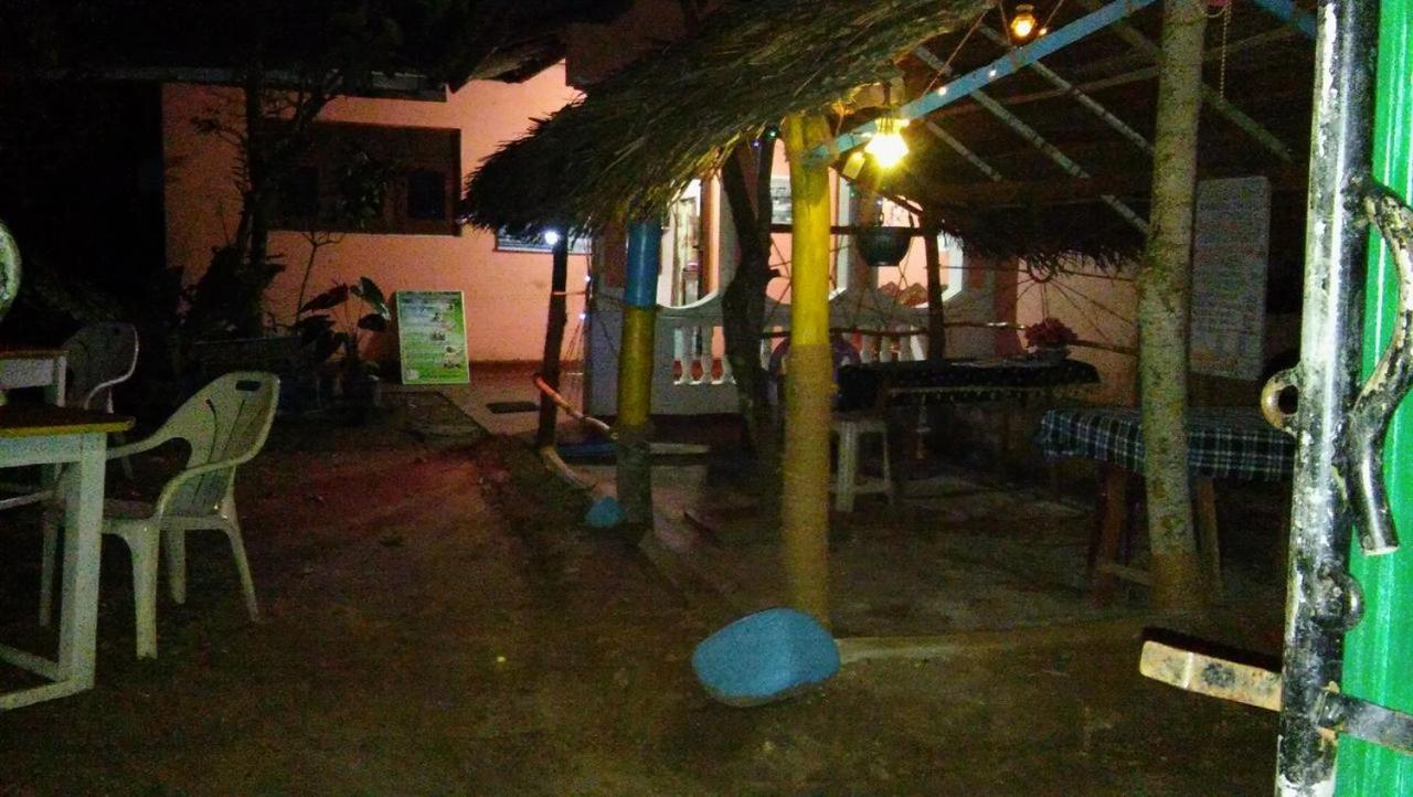 Banduramulla Thevindu Guest & Redmud Resturent מראה חיצוני תמונה