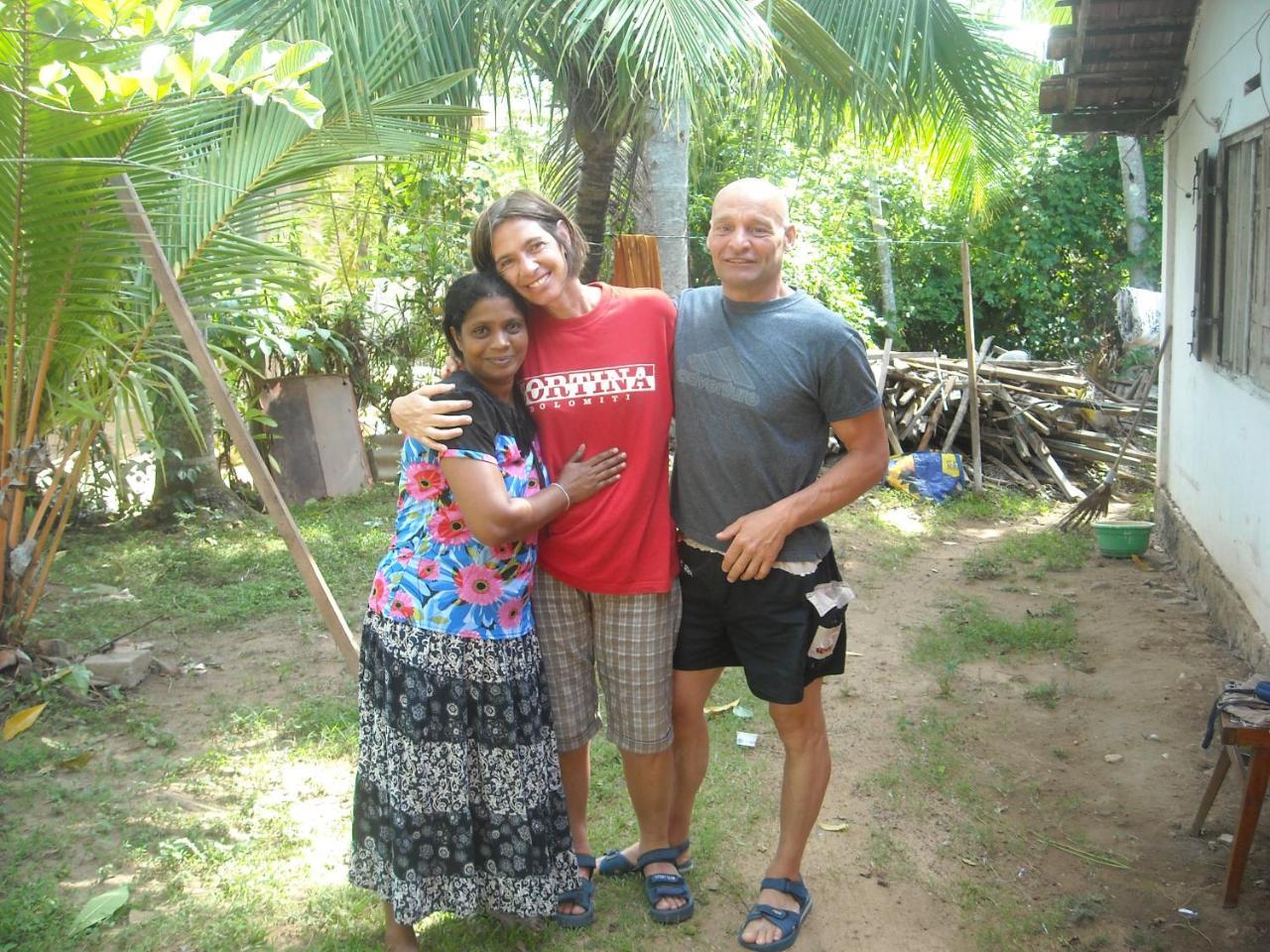 Banduramulla Thevindu Guest & Redmud Resturent מראה חיצוני תמונה