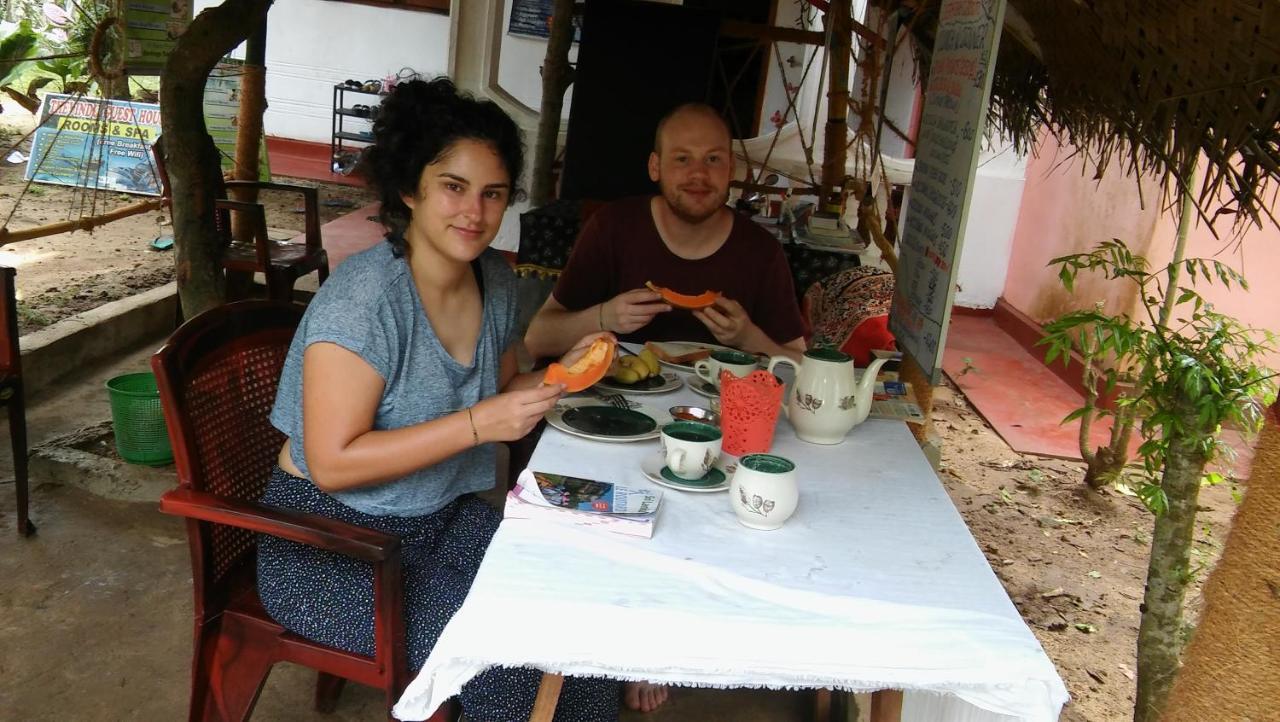 Banduramulla Thevindu Guest & Redmud Resturent מראה חיצוני תמונה